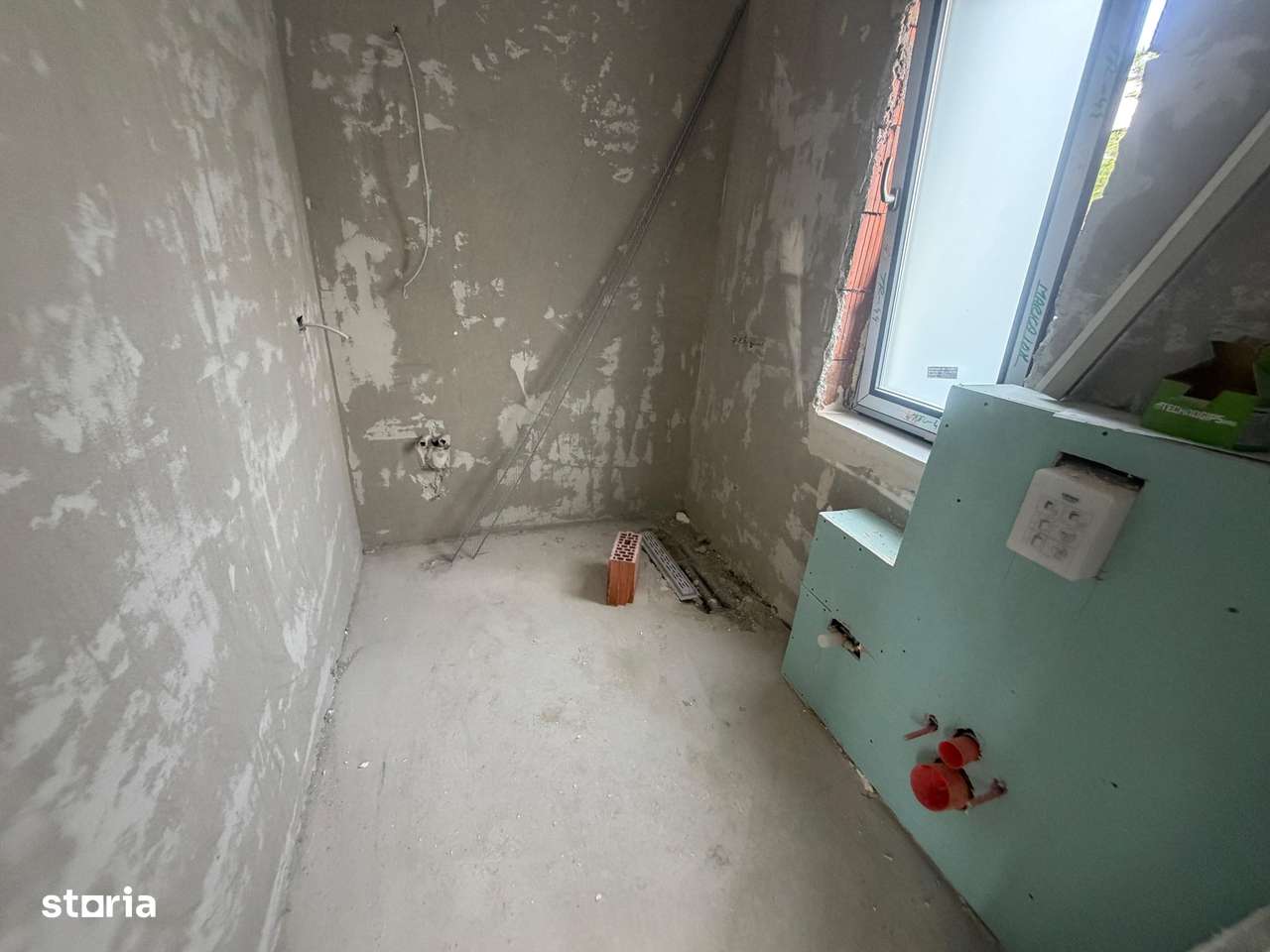 CASA INDIVIDUALA- 4 CAMERE, TOATE UTILITATILE, TEREN 240 MP, COMIS 0%-12