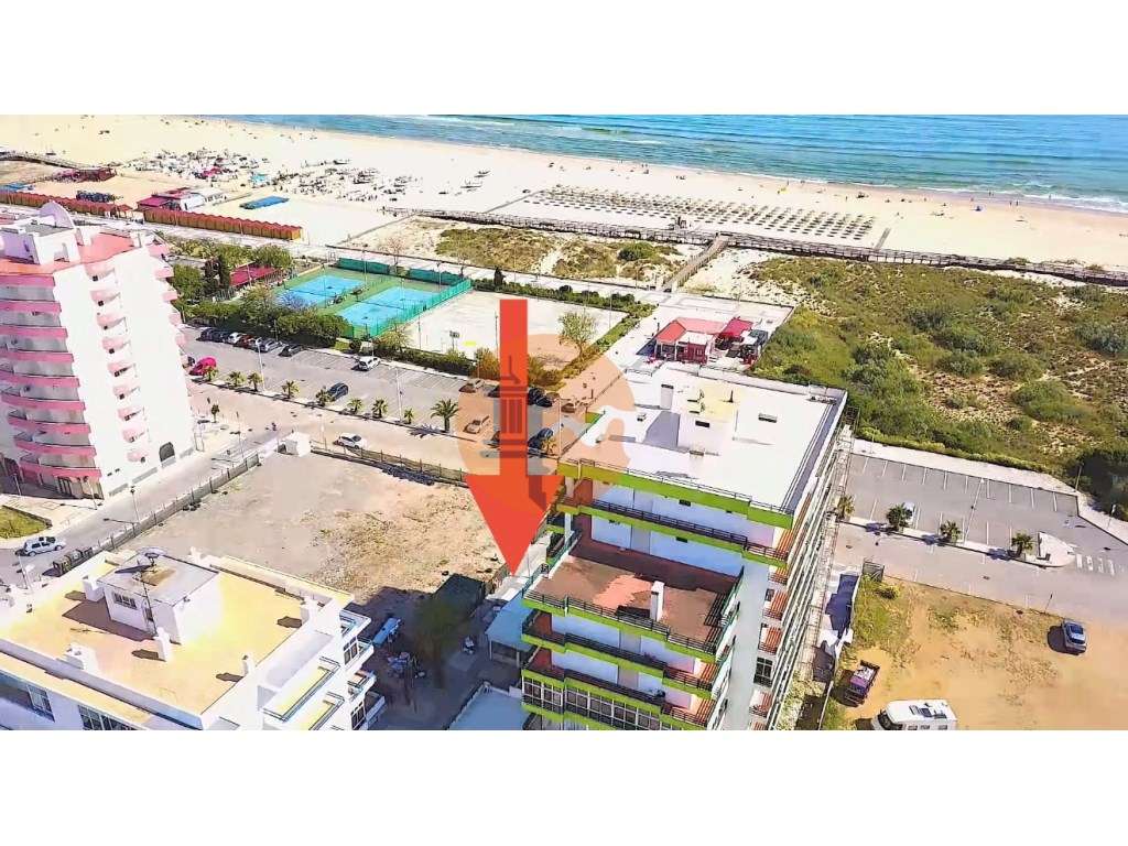 Apartamento T2 com Equipamentos Modernos | 1ª Linha de Praia - Mont... - Grande imagem: 4/4