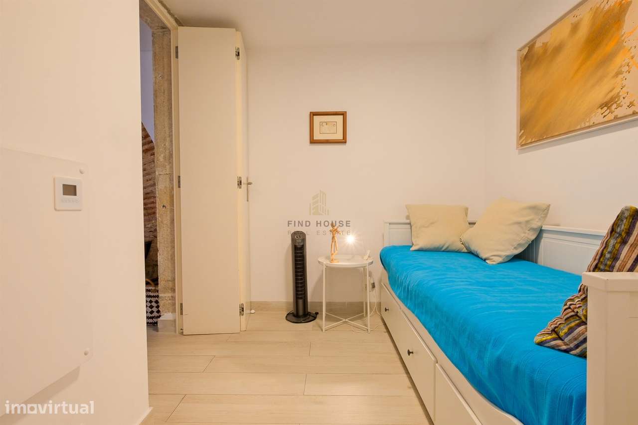 Apartamento T2 com licença para A.L. no centro de Lisboa-15