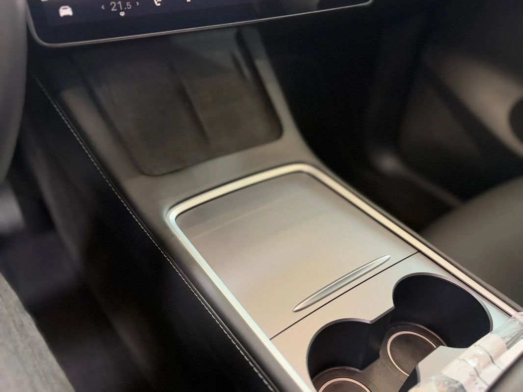 Tesla Model Y Long Range Dual Motor AWD - 10