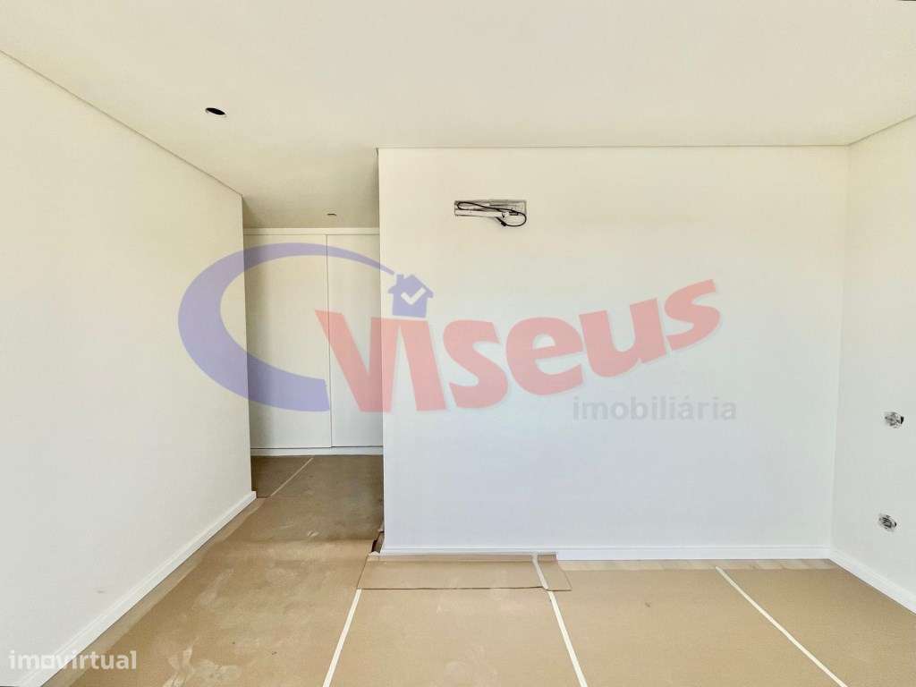 Apartamento T3 Penthouse Coimbrões-37