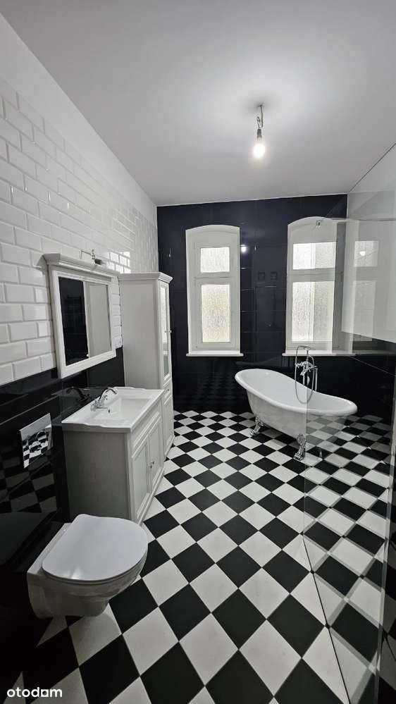 Po gruntownym remoncie mieszkanie  na parterze z balkonem i piwnicą-15