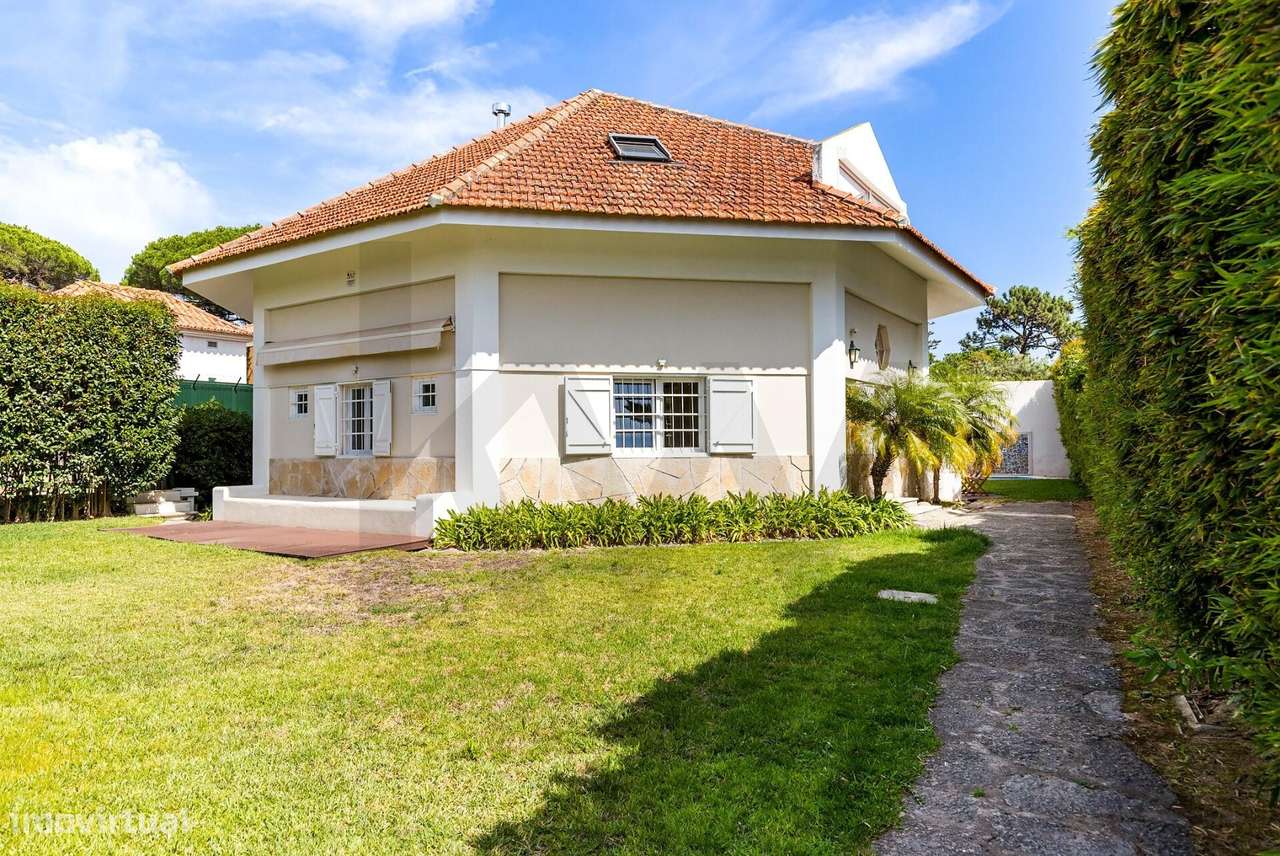 Exclusivo Chalé Octogonal dos Anos 40 no Coração do Triângulo Dourado-59