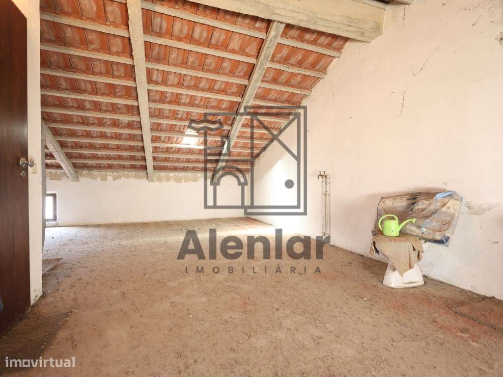 Moradia no Centro de Alenquer - Oportunidade-25