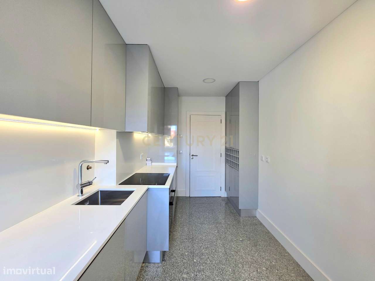 Exclusivo Apartamento T2 no Campo Grande - Grande imagem: 4/25