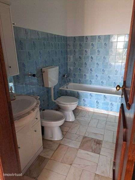 T2, Aluga-se R/C moradia para 1 ou 2 casais - Grande imagem: 4/7