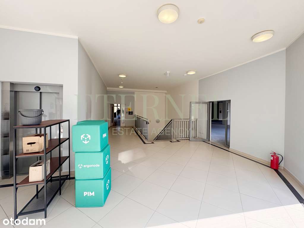 Inwestycyjny lokal z pozwoleniem na mieszkania-13