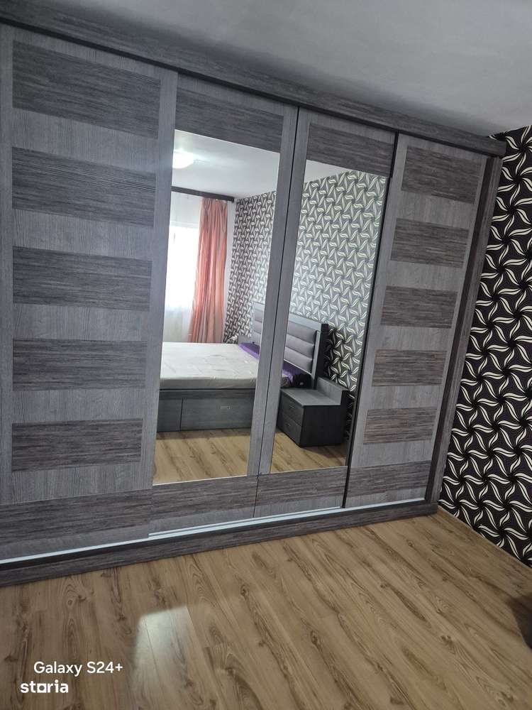 Apartament cu două camere decomandat! Str Eroilor 86! - Imagine principală: 2/11