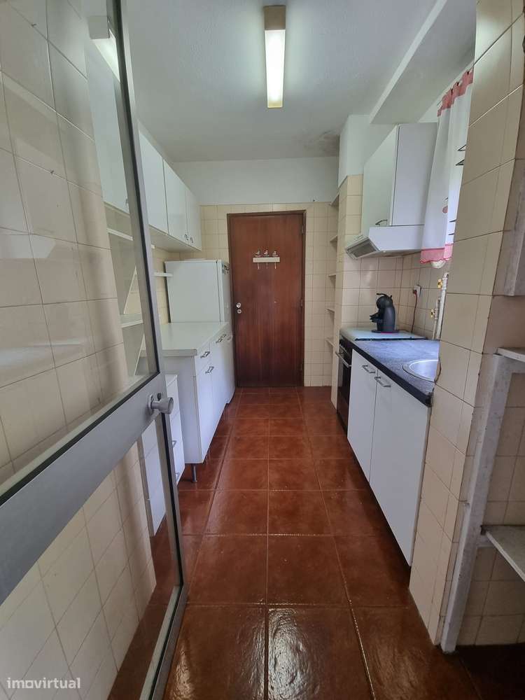 T1 r-c,mobilado ,metro perto ,divisões indep pingodoce perto - Grande imagem: 5/8