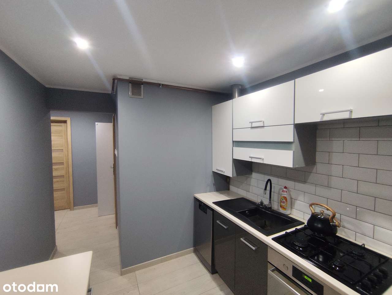 Komfortowe 3 pokojowe mieszkanie w ścisłym centrum Choszczna - Pełny obrazek: 3/12