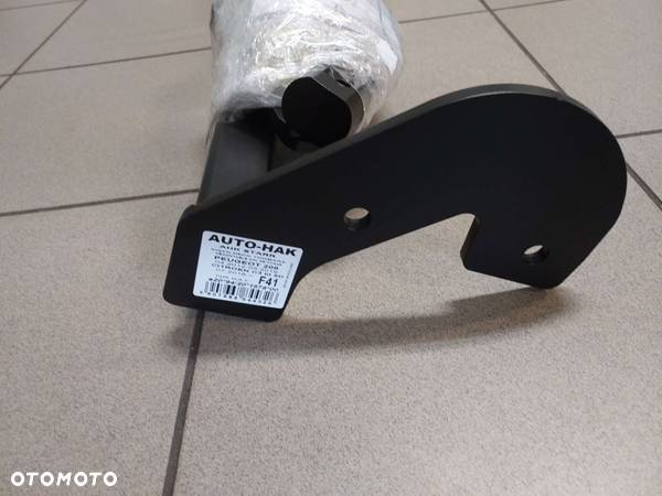 HAK holowniczy PEUGEOT 208 3/5 drz   04.2012 / 05.2019 Citroen C3 III 5 drz. od 07.2016- - 1