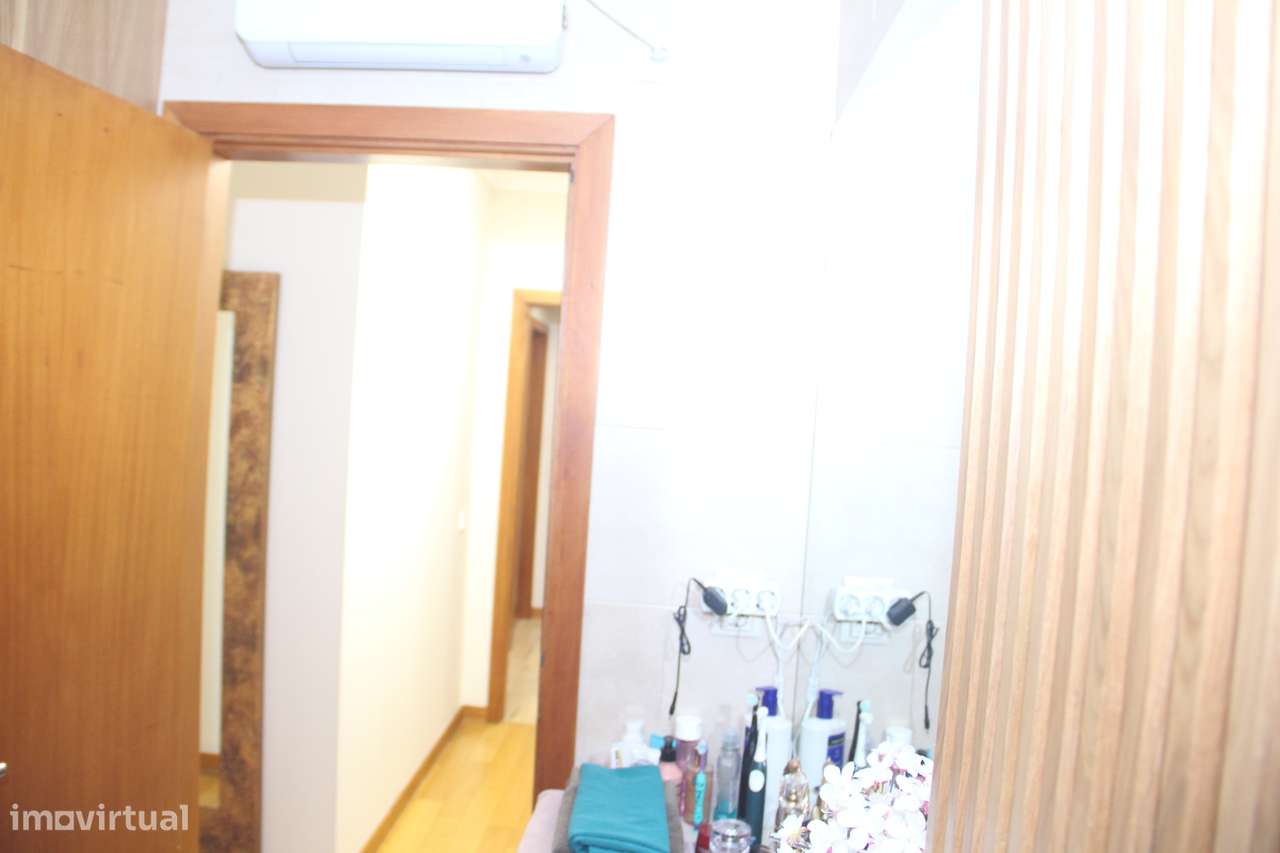 Apartamento T3 com 2 frentes na Maia-8
