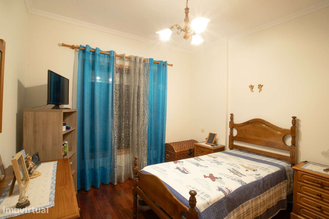 T2+1, em Vila Nova de Gaia, com garagem e varanda-17