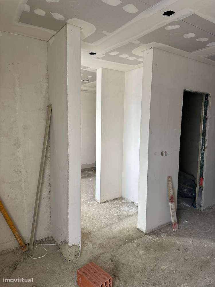 Moradia t3 geminada com 2 pisos na Quinta da Bonita Alhos Vedros-13