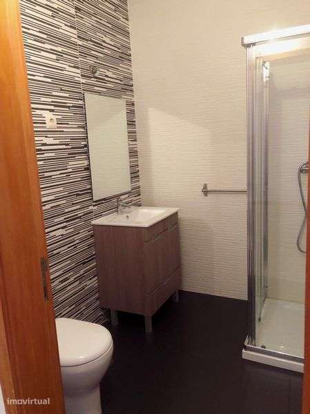 Moradia T3 Remodelada com Terraço – 2 Pisos – Praça da Corujeira - Grande imagem: 5/11