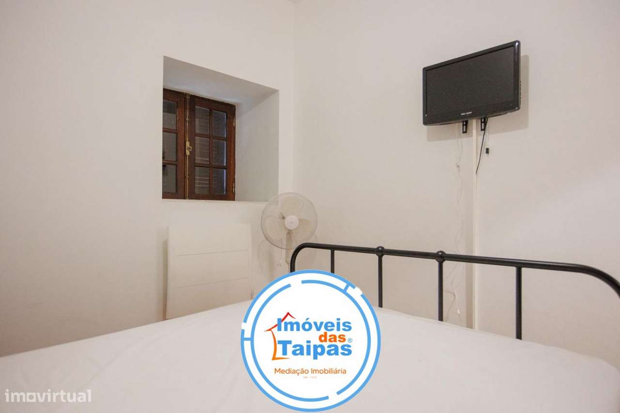 Vende-se Moradia Individual e rés-do-chão - T2-22