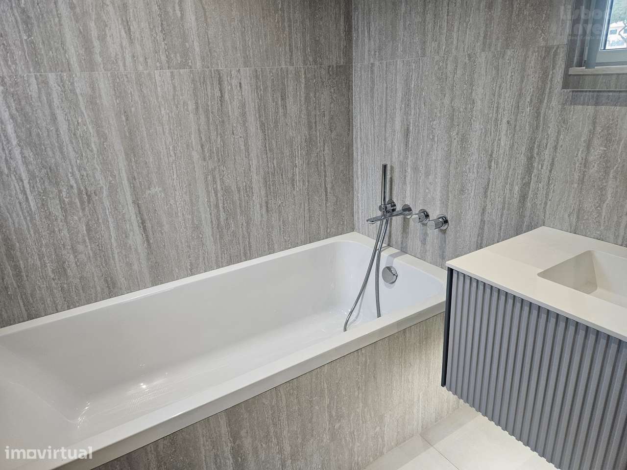 Vendo T2 Completamente remodelado Cascais-8