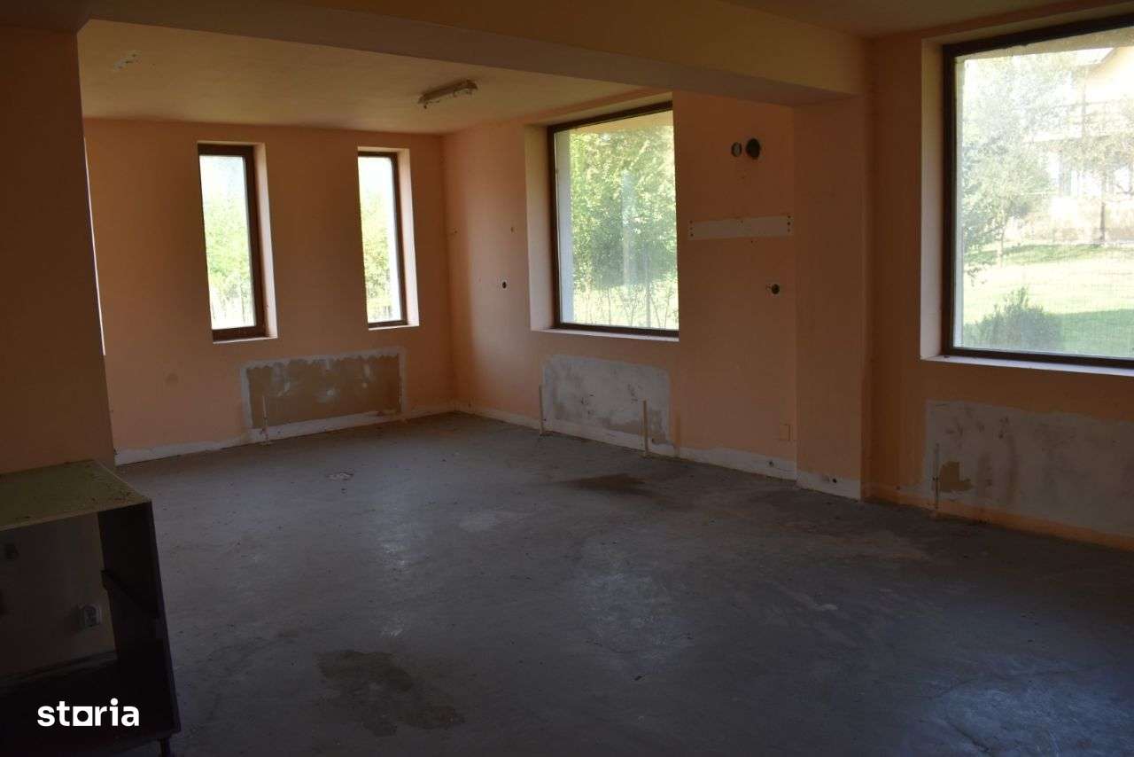 Pensiune/casa cu mai multe utilitati de vanzare in Bran-Predelut-10