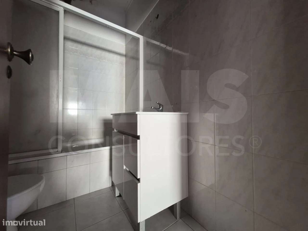 Apartamento de 3 Assoalhadas com Varanda na Serra da Mina-11