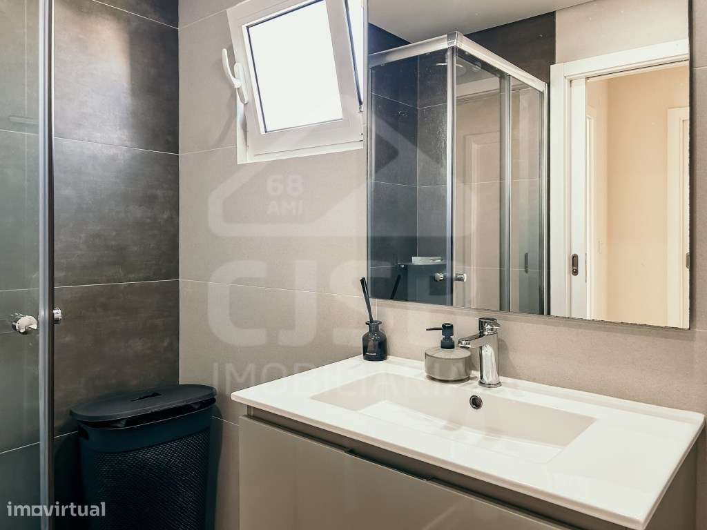 Apartamento T2 Torre da Marinha-14