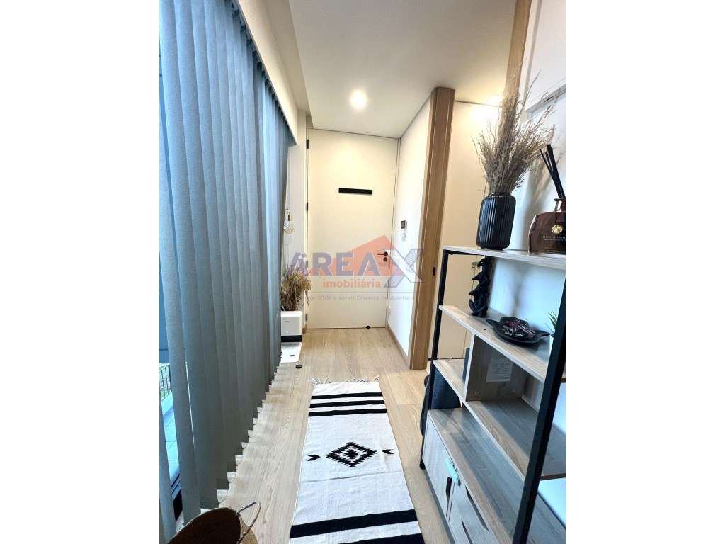 T0+1 adaptado a T1+1 | Como novo | Condomínio Fechado-12