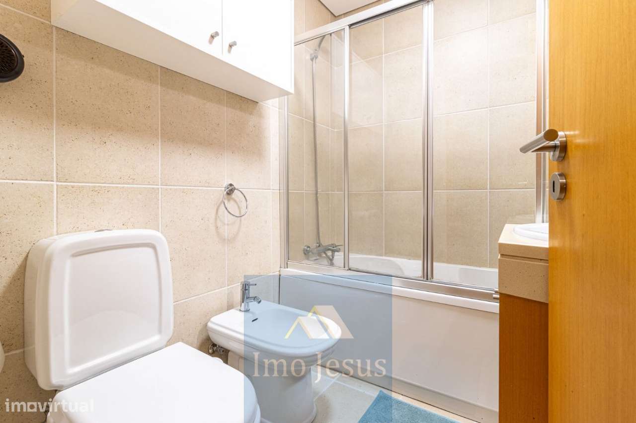 Apartamento T2+1 Triplex Canelas-16