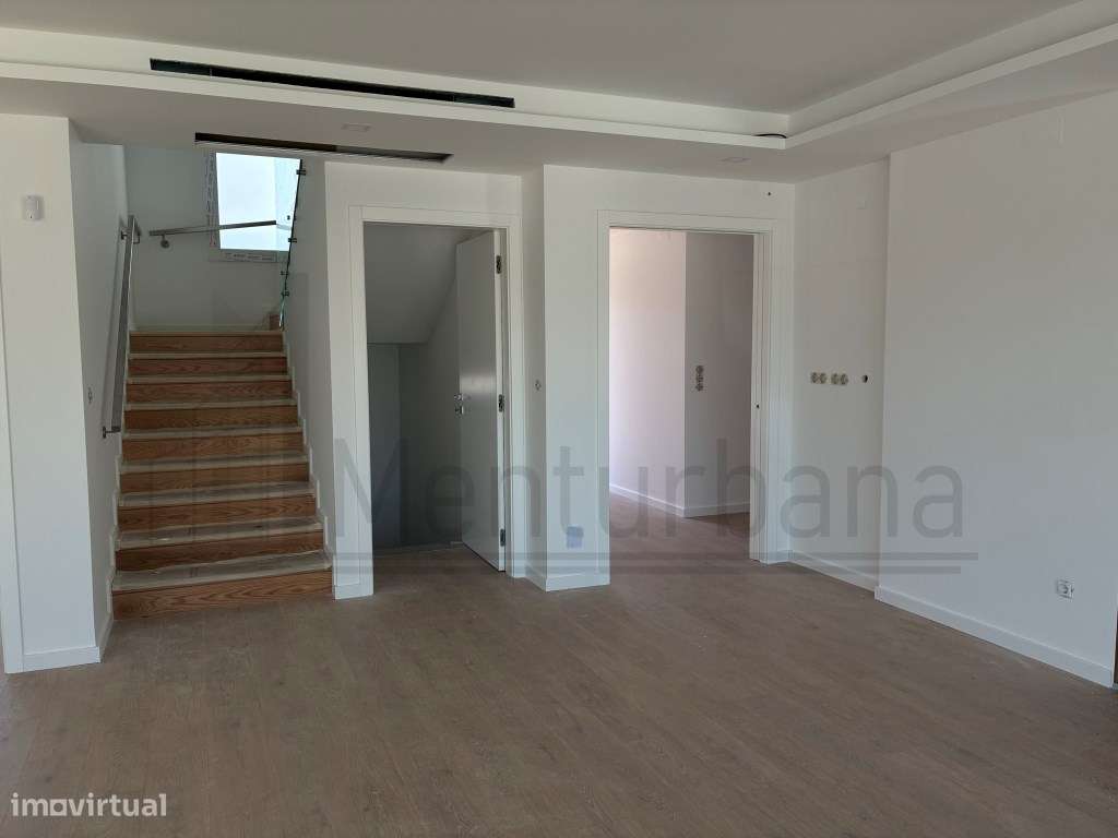 FANTÁSTICA MORADIA COM PISCINA EM MANIQUE - CASCAIS-6