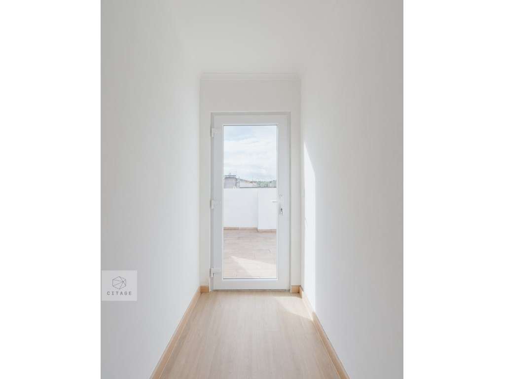 Moradia T2 para venda a poucos minutos de Avis-24