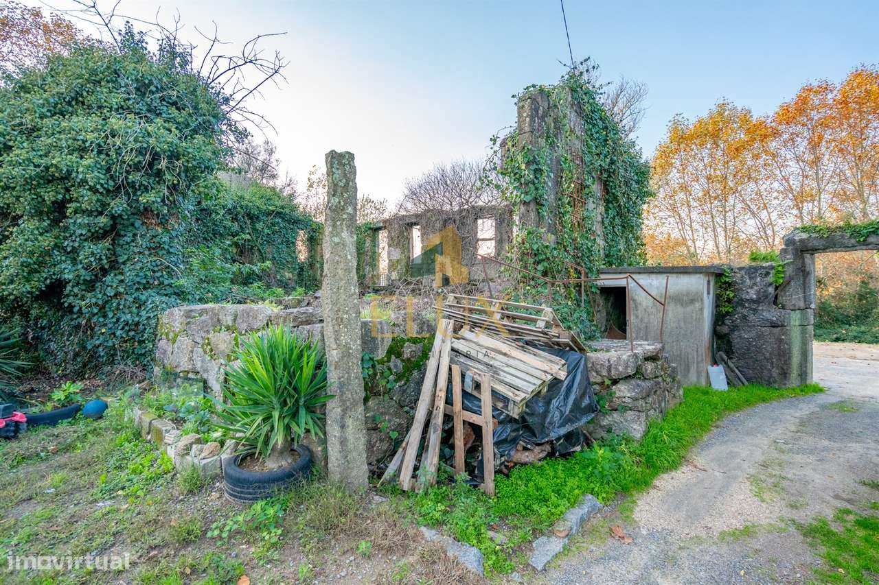 Moradia para Restaurar T3 Venda em Margaride (Santa Eulália), Várzea,-7