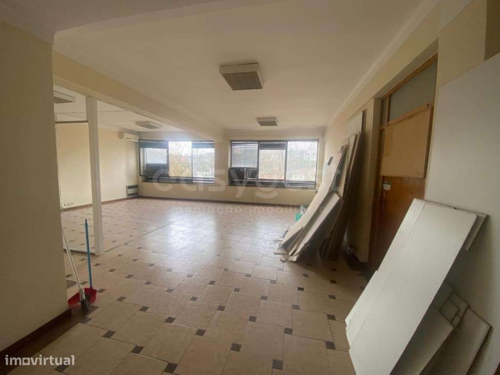 Uma oportunidade única no coração de Coimbra imóvel com possibilida... - Grande imagem: 5/12