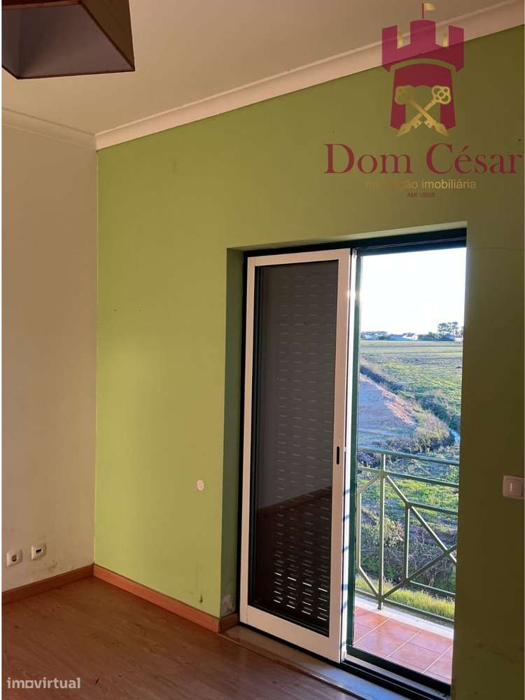 Moradia T4  R/C - 1º Andar em Foros de Salvaterra-21