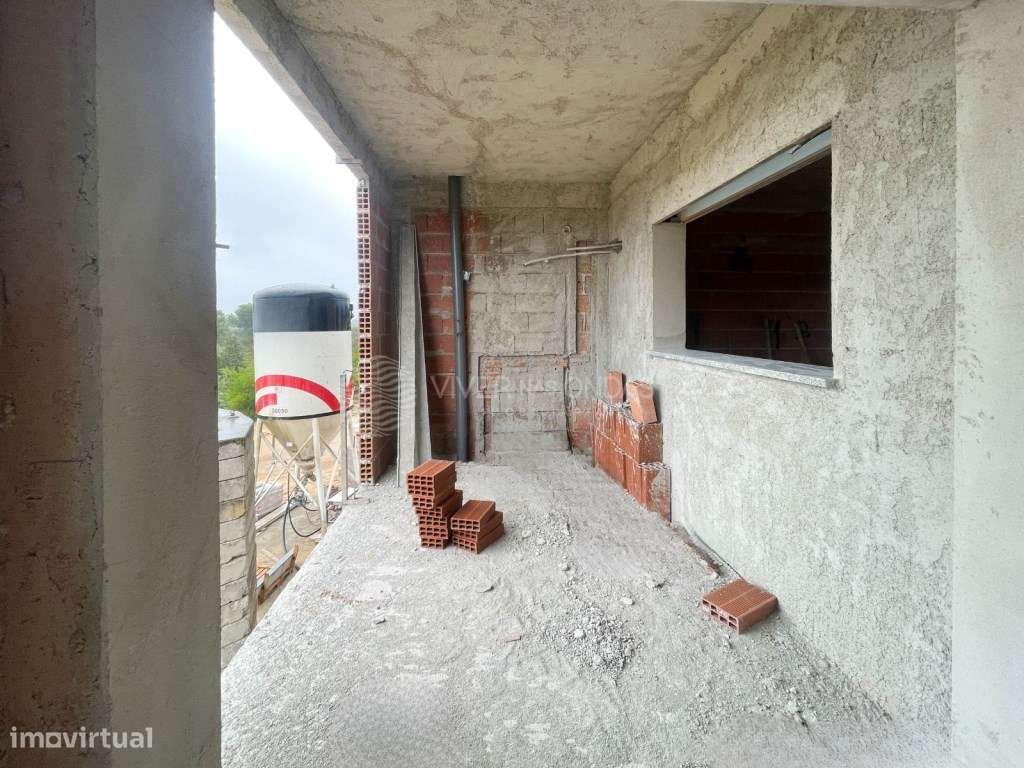 Apartamento T3 c/ garagem e varandas | Vale de Milhaços | Corroios - Grande imagem: 2/44