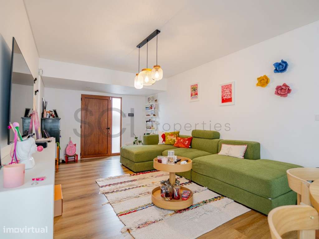 Moradia T3 com piscina nas Quintinhas, Charneca da Caparica. Estilo...-24