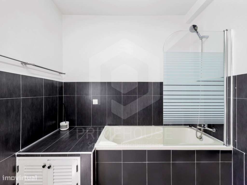 Villa T9 Exclusiva em Ferragudo com Alto Potencial de Rendimento-34