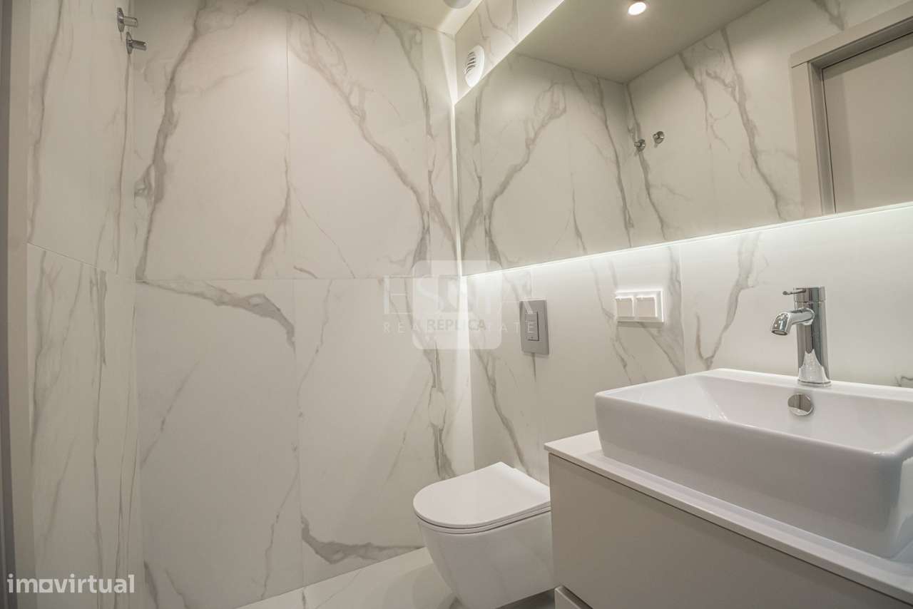 T3 com varanda e lugares de garagem nos Jardins D`Arrábida, VNGaia-5