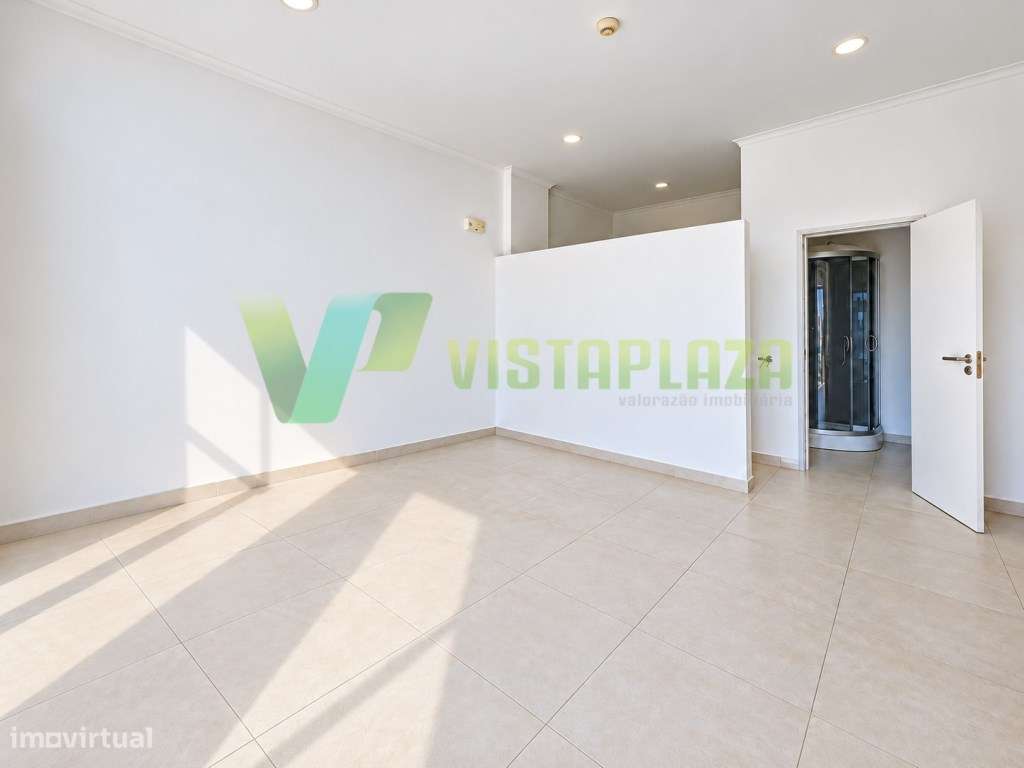 Escritório de 30 m² para Venda em Portimão - Ideal para Investimento-0