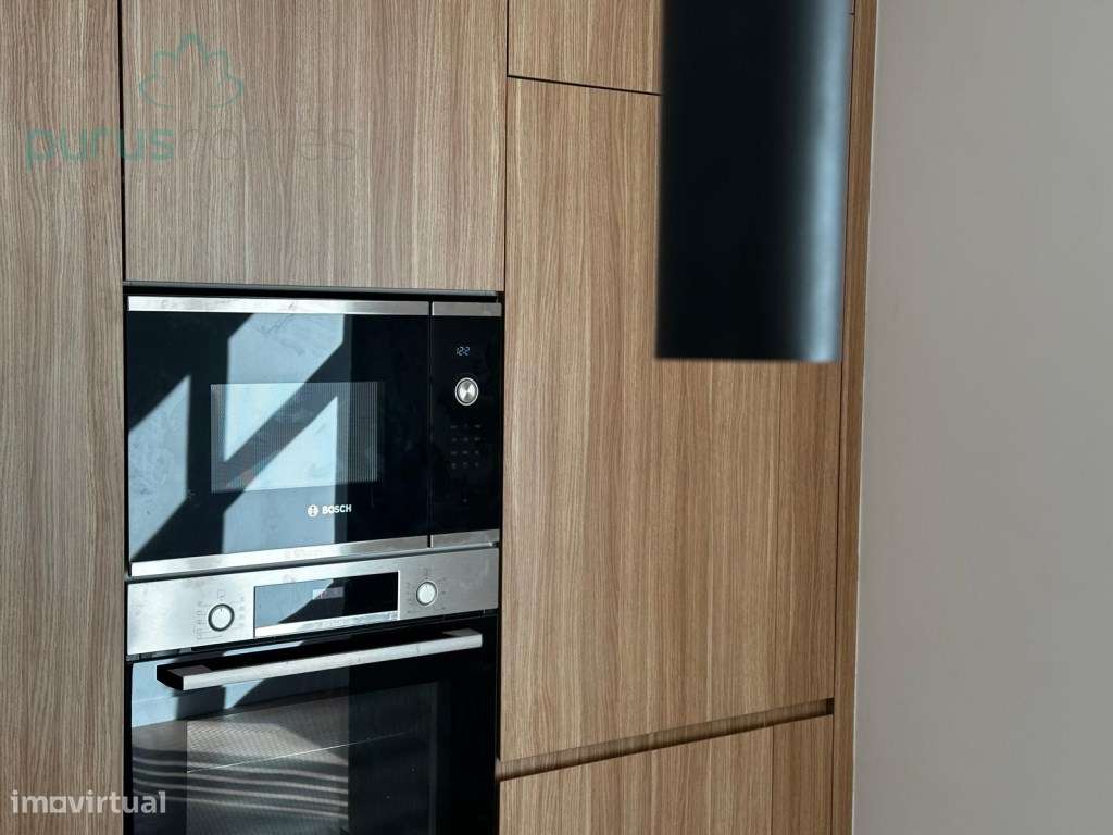 Apartamento T3 Remodelado no Campo Pequeno-9