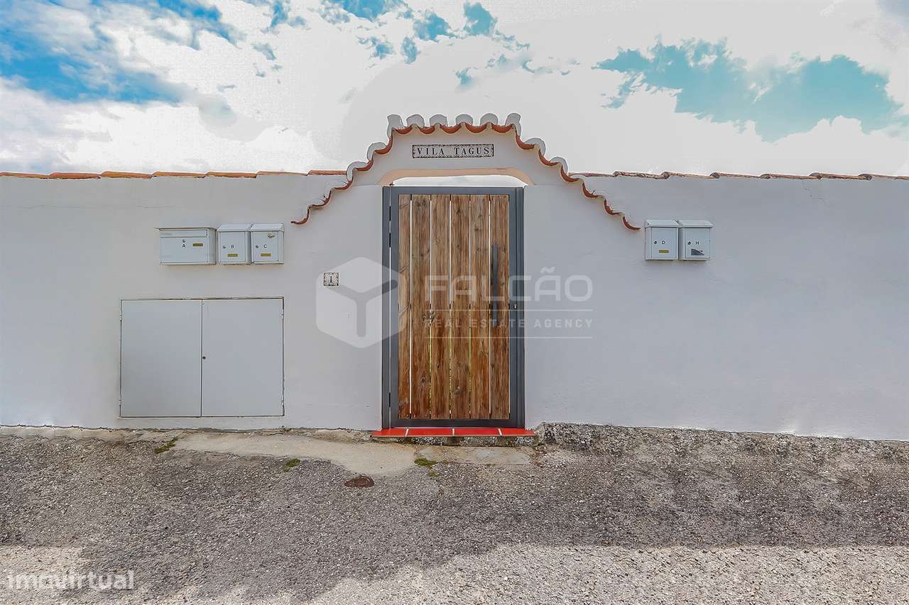 Moradia >=T10 Venda em Santarém (Marvila), Santa Iria da Ribeira de Sa - Grande imagem: 2/27