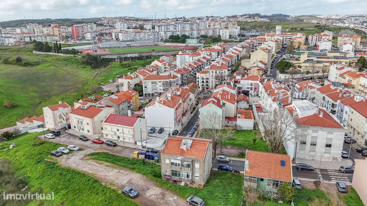Prédio com Rentabilidade na Brandoa - Amadora-21