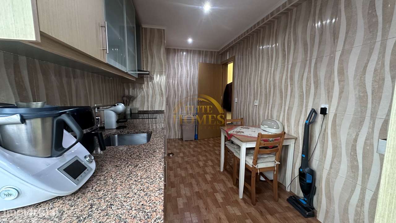 Apartamento T1, atualmente transformado em T1+1, Damaia (Amadora).-9