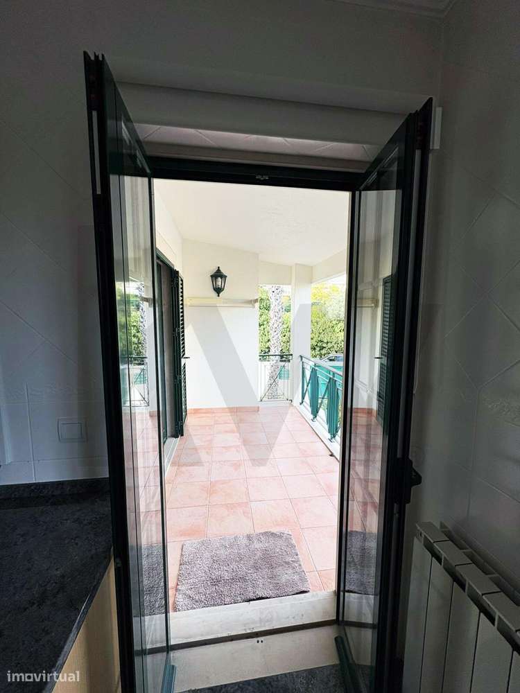 ARRENDA T3+1 Condomínio Privado | piscina, garagem e jardim centro Alc - Grande imagem: 5/34