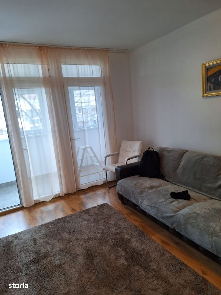 Apartament 4 Camere în Zona Titan, 1 Decembrie