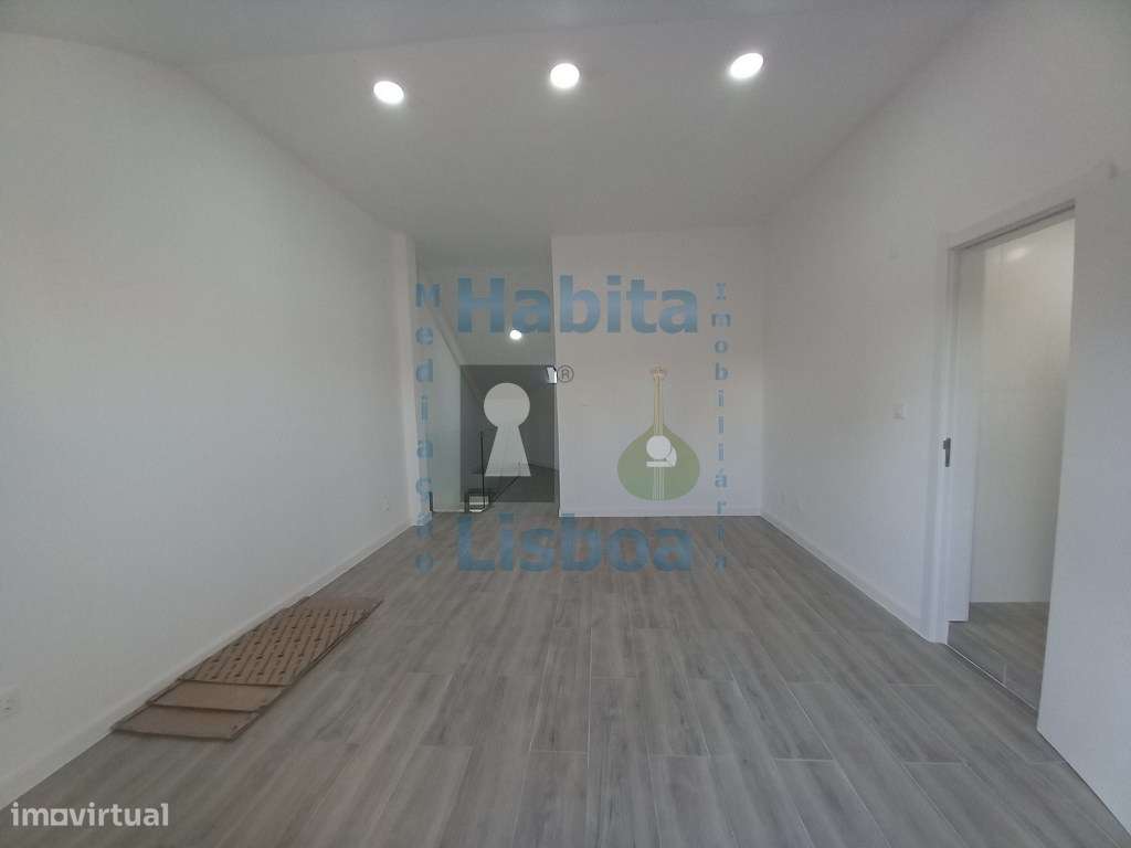 Duplex T3 Com Terraço junto à Praia Costa da Caparica-18
