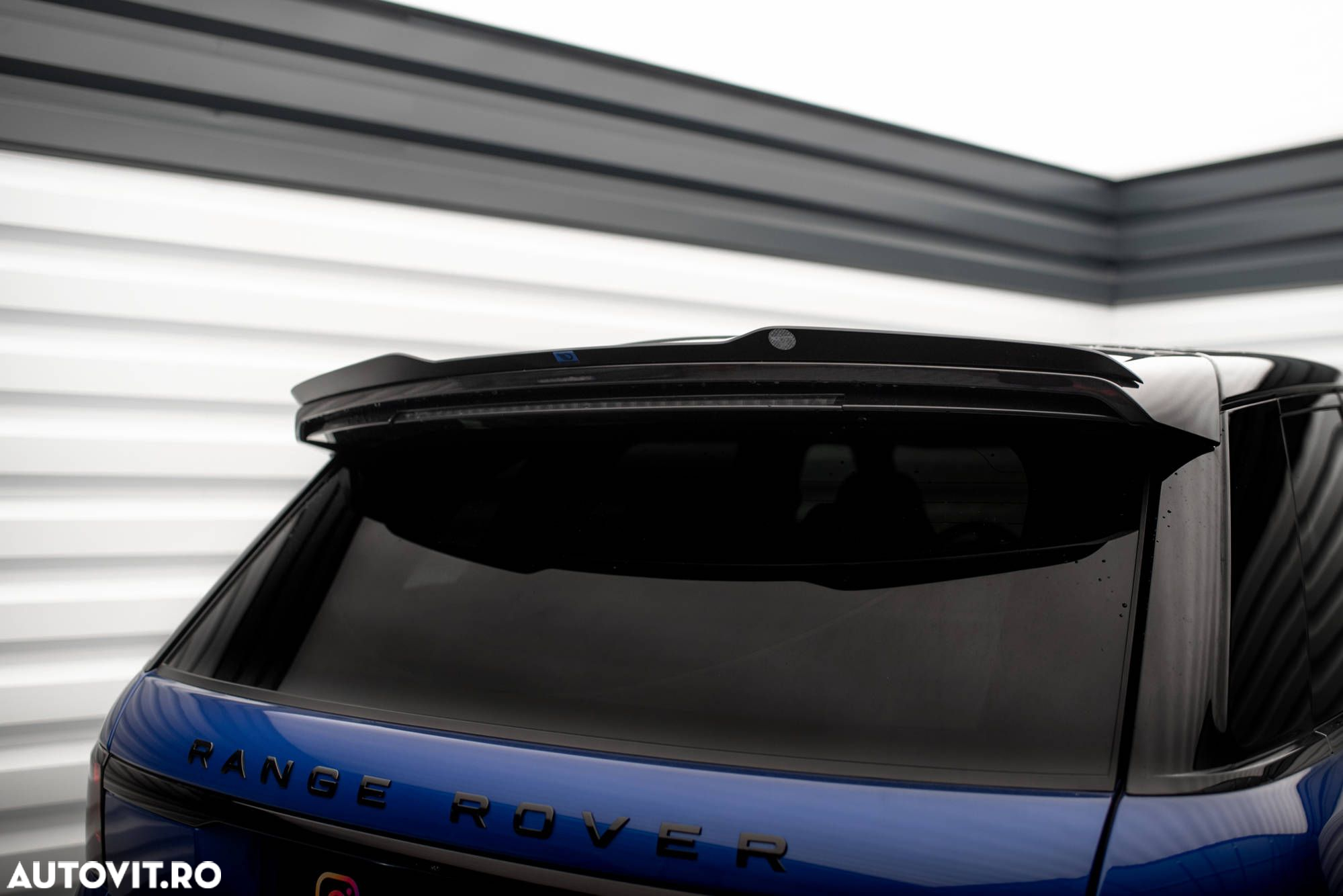 Pachet Exterior Prelungiri compatibil cu Range Rover Sport SVR V2 - 15