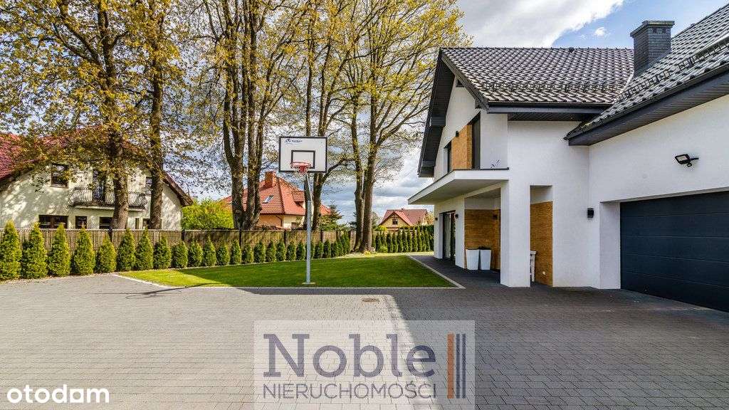 Nowoczesny, piękny, komfortowy dom z ogrodem-18