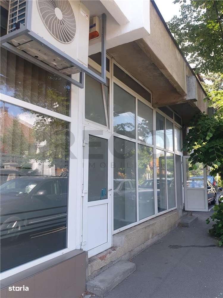 Spatiu comercial la vanzare in Rogerius zona Lacul Rosu - Imagine principală: 1/11