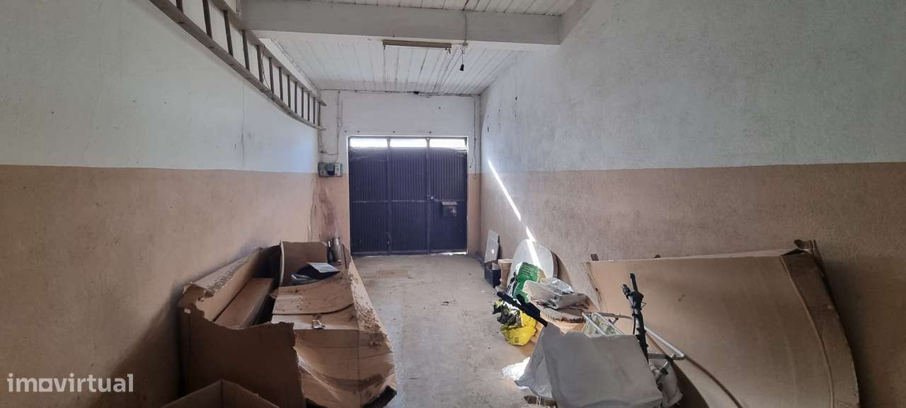 Casa / Moradia independente em Gulpilhares e Valadares-13