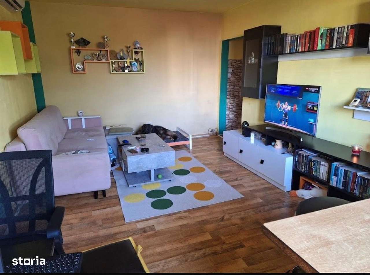 APARTAMENT 4 CAMERE-ZONA SPITALUL JUDETEAN-CENTRALA PROPRIE-ETAJ 3!-0