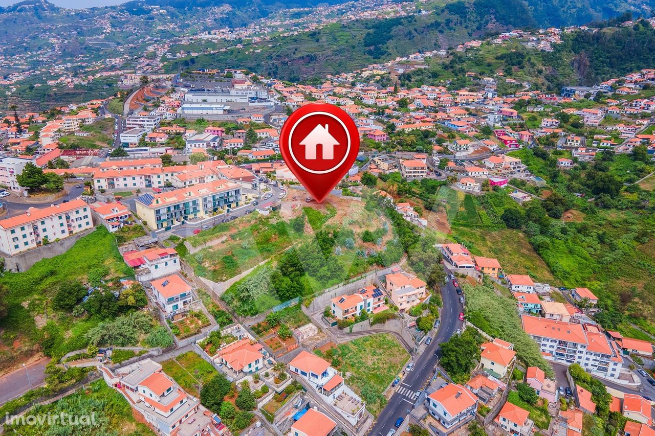 Lote de terreno com 1350m2, localizado no Funchal,  Santo António | Co