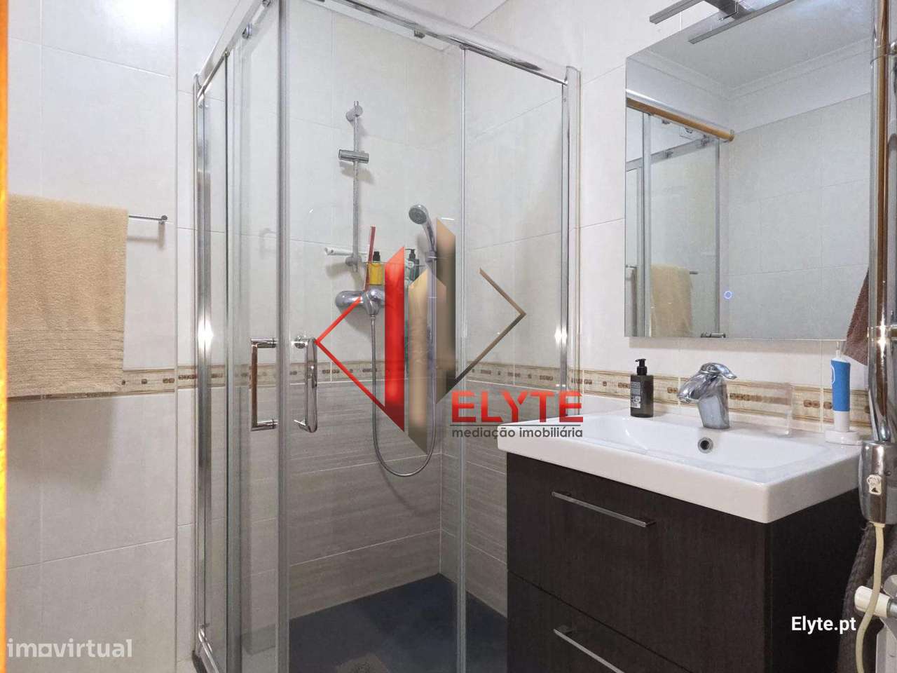 Apartamento T4 com Lugar de Garagem-14